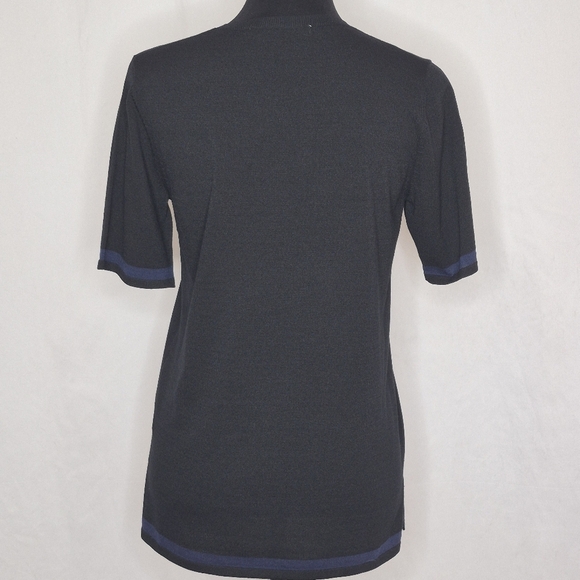 Tahari Short Sleeve Crew Neck Colorblock Hip-Length Top Side Hem Slits - Size S - Picture 4 of 13